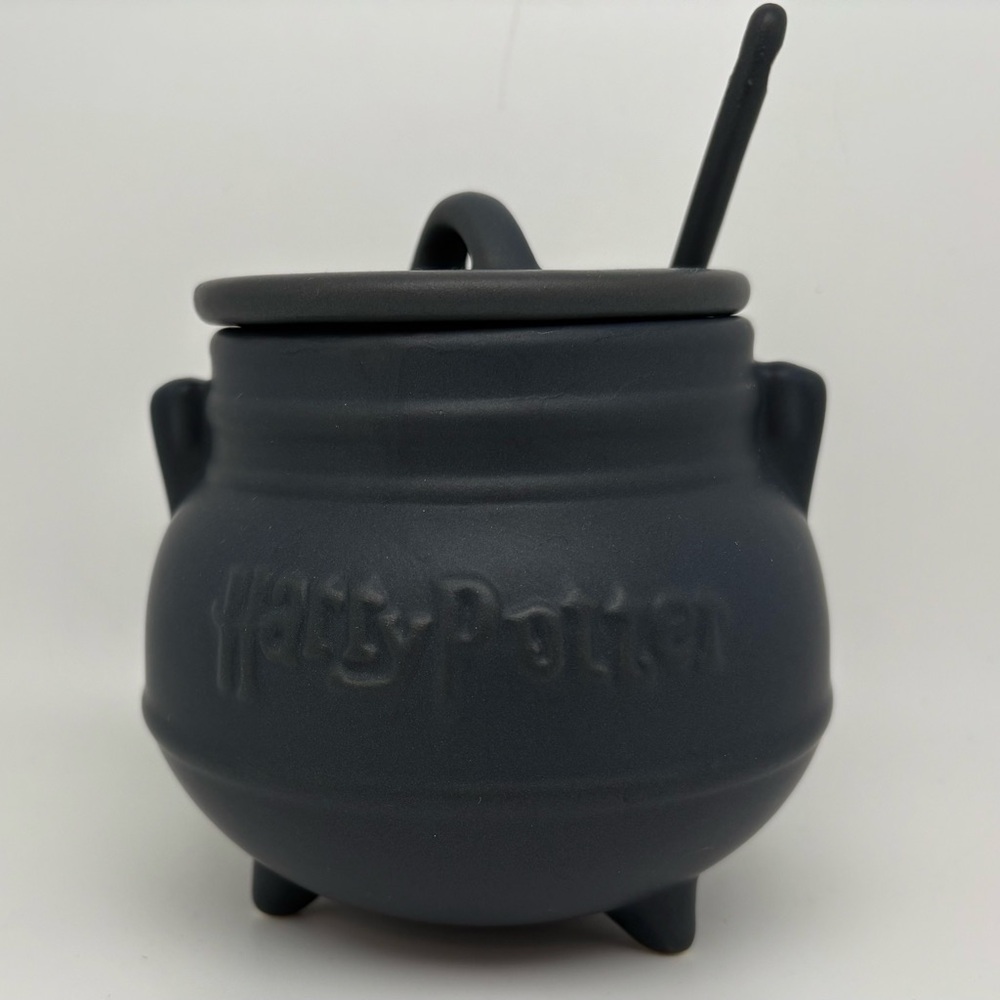 Harry Potter Black Cauldron bowl with Spoon and lid.